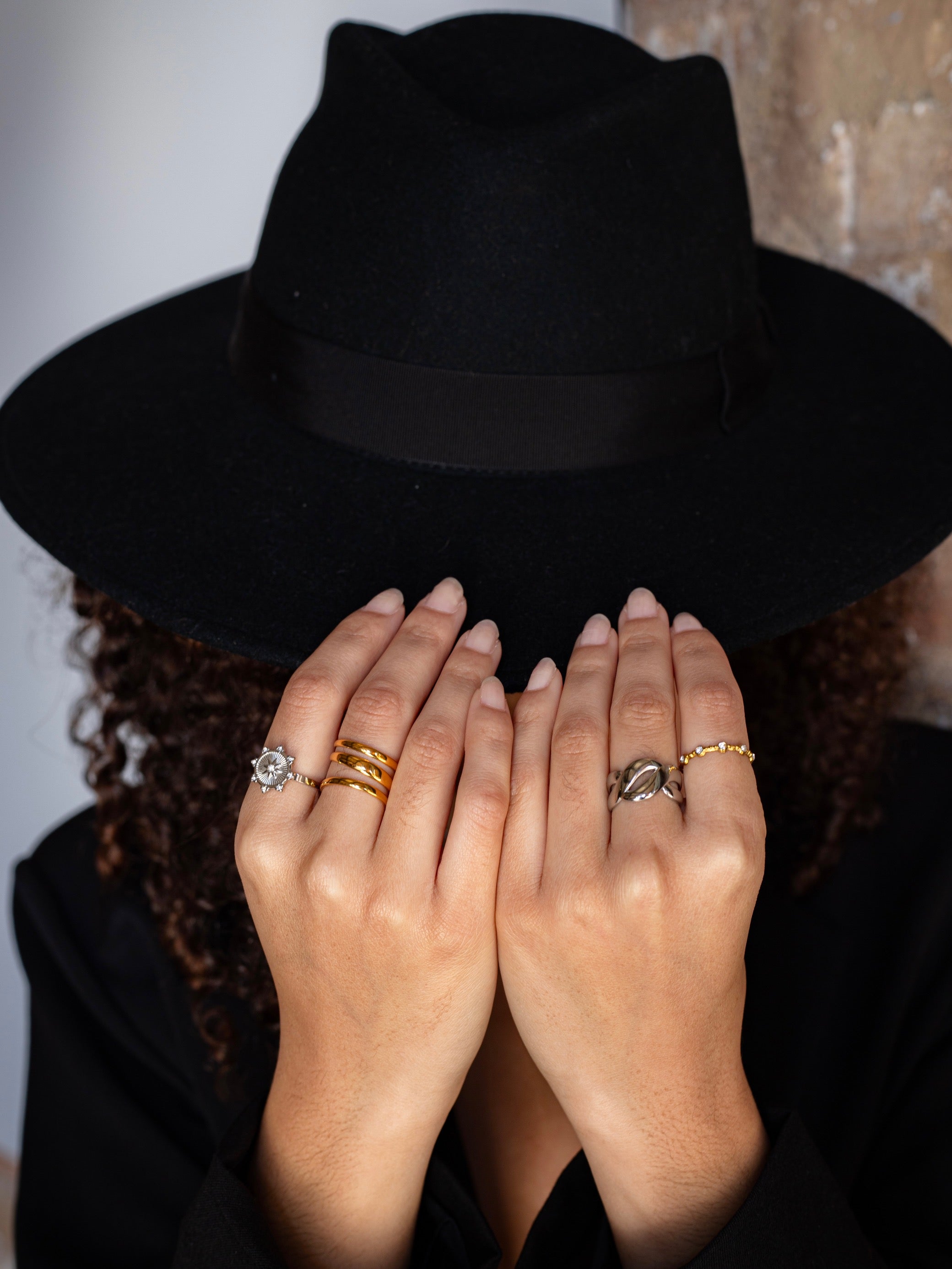 Anillo circonitas blancas