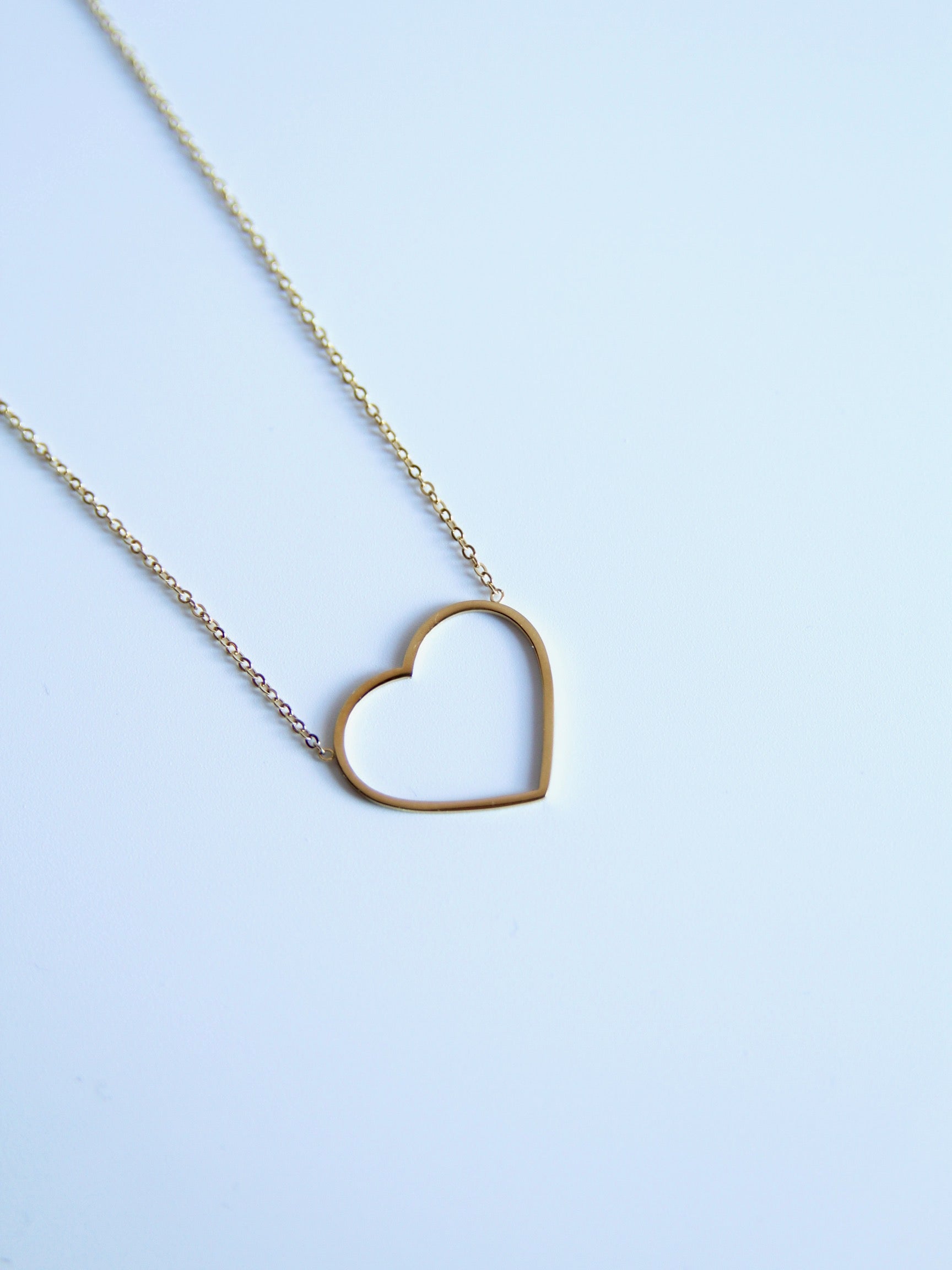 Collar corazón fino