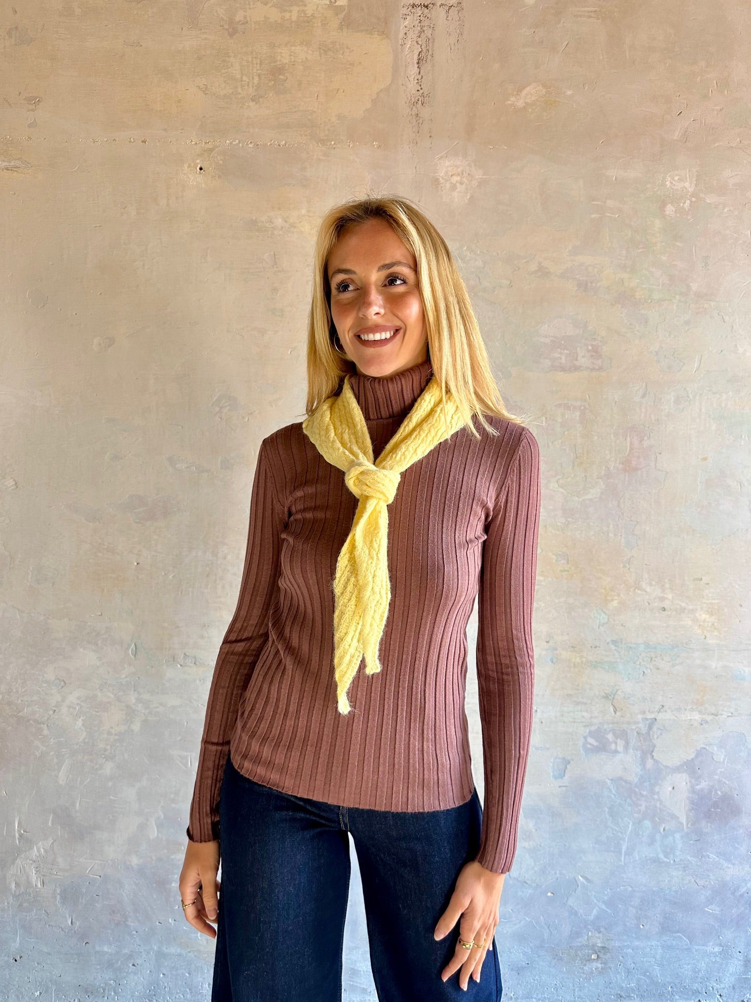 Jersey canalé cuello alto